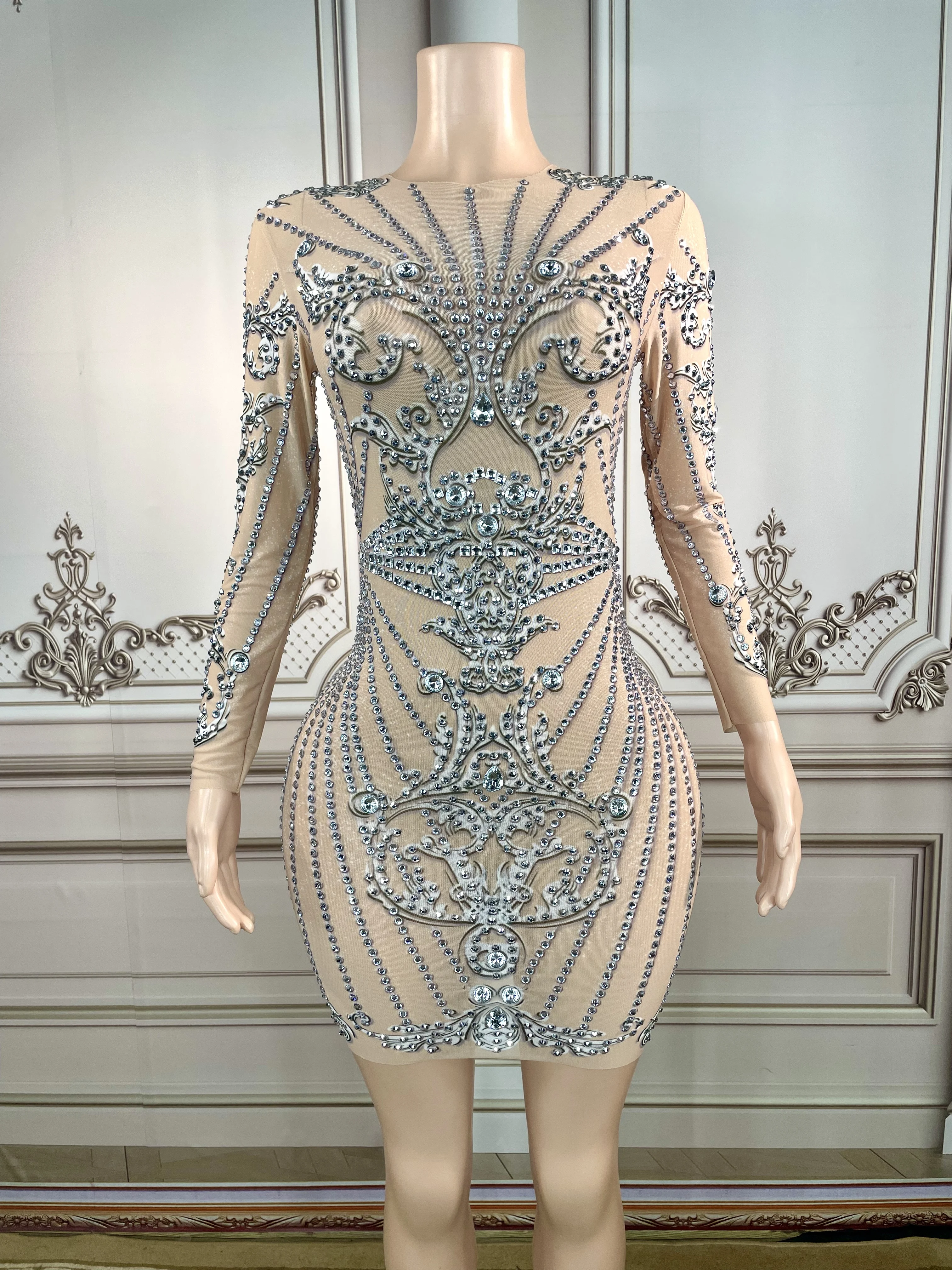 Women Sexy Stage Silver Glass Rhinestones Transparent Halter Dress Birthday Celebrate Bar Prom Outfit Women Dance Plus Size
Women Sexy Stage Silver Glass Rhinestones Transparent Halter Dress Birthday Celebrate Bar Prom Outfit Women Dance Plus Size