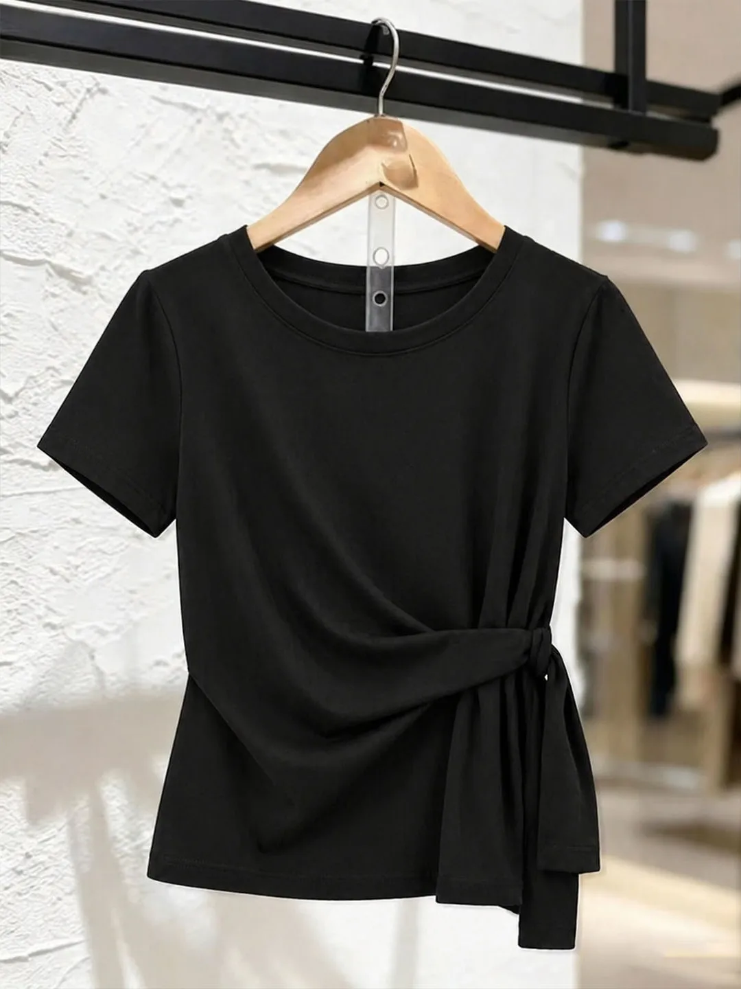 Black Short Sleeve round Neck Slim Fit Korean Style Commute Shirt Summer Waist-Cinching Versatile Slimming Top Design Sense T...
Black Short Sleeve round Neck Slim Fit Korean Style Commute Shirt Summer Waist-Cinching Versatile Slimming Top Design Sense T...