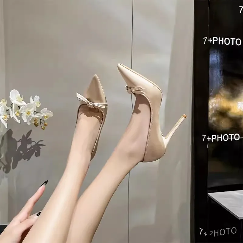 Женские весенне-осенние туфли на высоком каблуке с бантом, французские туфли на тонком каблуке со стразами, свадебные туфли
Женские весенне-осенние туфли на высоком каблуке с бантом, французские туфли на тонком каблуке со стразами, свадебные туфли