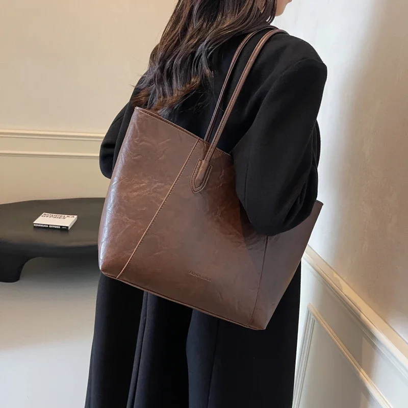 French Retro Large Capacity Tote Bag for Women 2024 Autumn and Winter New Style Stylish Texture Commuting Bag Shoulder Bag Пакет
French Retro Large Capacity Tote Bag for Women 2024 Autumn and Winter New Style Stylish Texture Commuting Bag Shoulder Bag Пакет