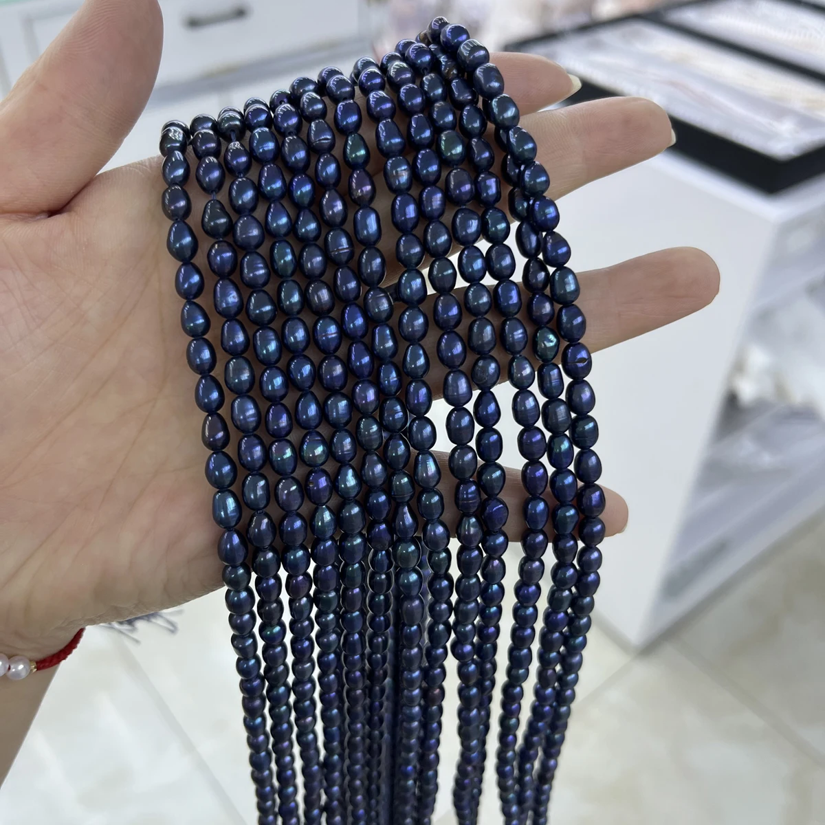 AAA 5–6mm Black Rice-Shaped Beads 36cm High-quality Natural Freshwater Pearls for Jewelry Making DIY Women Necklaces Accessories
AAA 5–6mm Black Rice-Shaped Beads 36cm High-quality Natural Freshwater Pearls for Jewelry Making DIY Women Necklaces Accessories