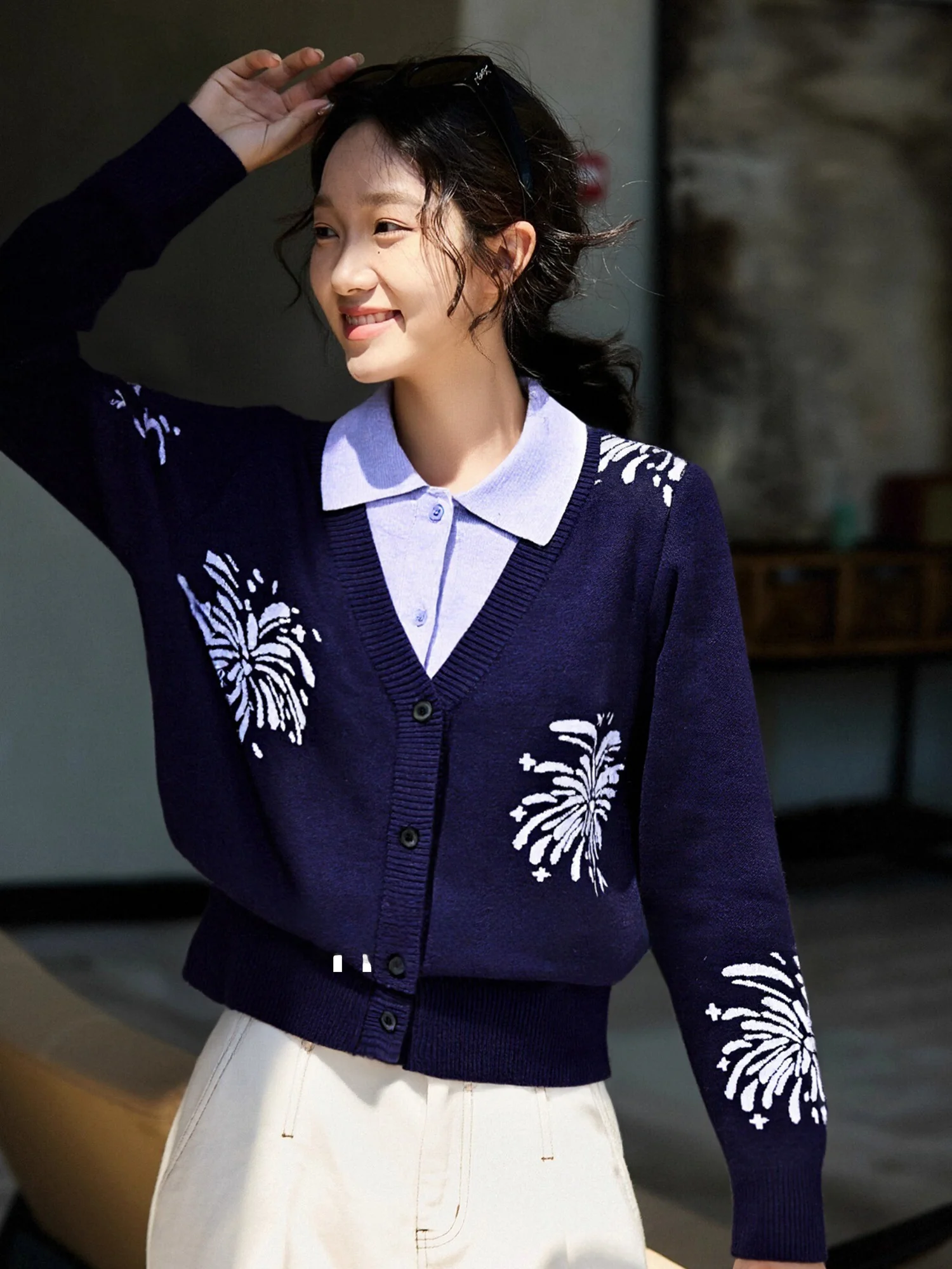 Женский вязаный шерстяной кардиган Chivirin с вышивкой, отложным воротником, имитация двухслойности, весна-осень, модный, универсальный, молодежный стиль
Женский вязаный шерстяной кардиган Chivirin с вышивкой, отложным воротником, имитация двухслойности, весна-осень, модный, универсальный, молодежный стиль