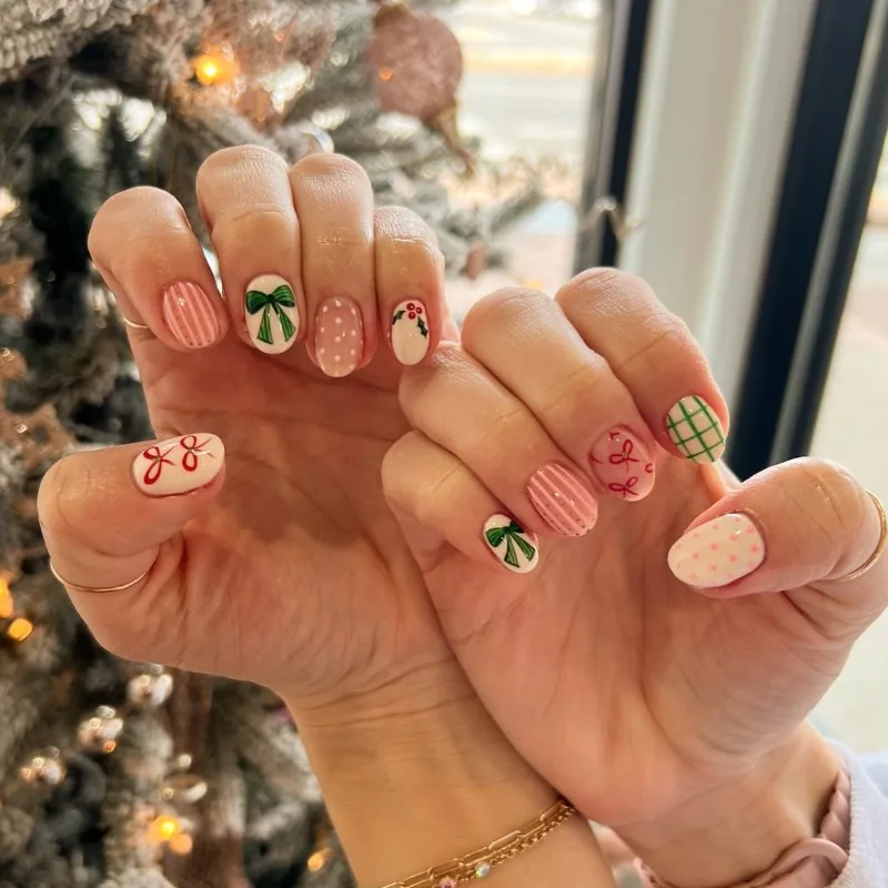 24Pcs Fake Nails Christmas Cute Bow Holly Berry Polka Dot Short Square Press-On Nail Tips Perfect Gift for Girls and Friends
24Pcs Fake Nails Christmas Cute Bow Holly Berry Polka Dot Short Square Press-On Nail Tips Perfect Gift for Girls and Friends