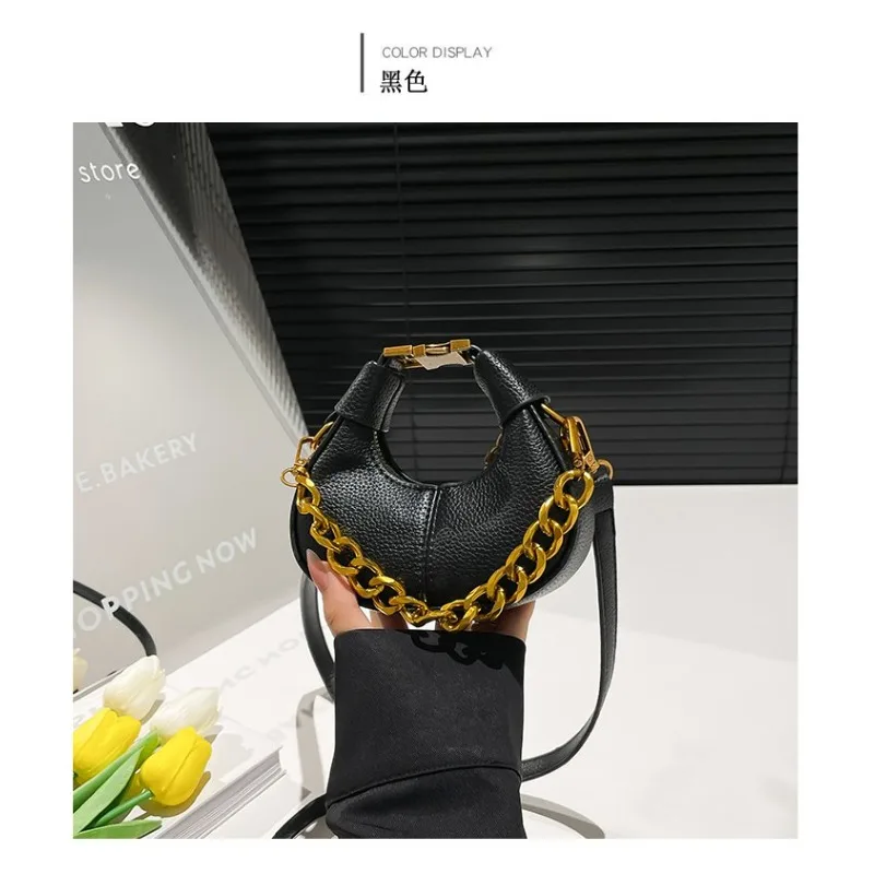 Chic Leather Shoulder Bag By Famous Designer For Ladies - Elegant Classic Tote Bag With Luxury Brand Appeal
Chic Leather Shoulder Bag By Famous Designer For Ladies - Elegant Classic Tote Bag With Luxury Brand Appeal