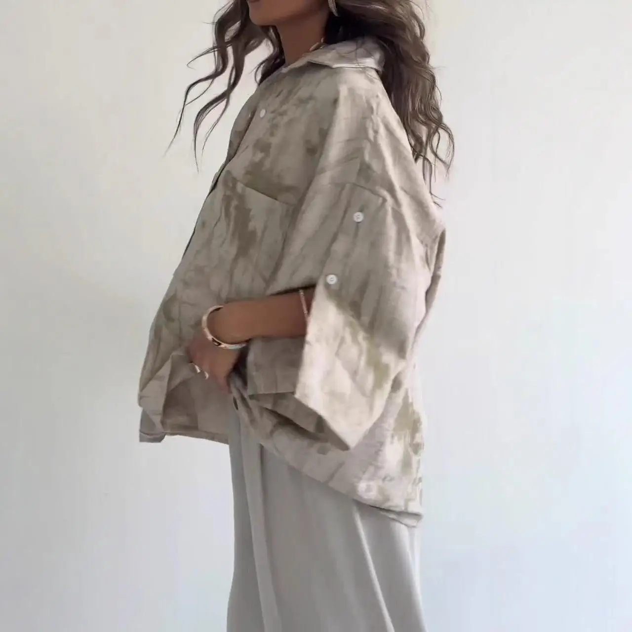 Casual Fashion Printed Long Sleeve Loose Women's Shirt Summer 2025 Cross-Border Style Polyester Basic Model Stand Collar
Casual Fashion Printed Long Sleeve Loose Women's Shirt Summer 2025 Cross-Border Style Polyester Basic Model Stand Collar