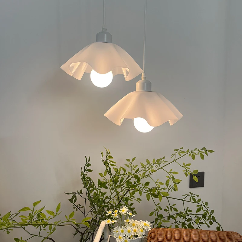 1Pc white flower shaped hanging pendant light E27 bulb base restaurant kitchen hallway light fixture (without bulb)
1Pc white flower shaped hanging pendant light E27 bulb base restaurant kitchen hallway light fixture (without bulb)