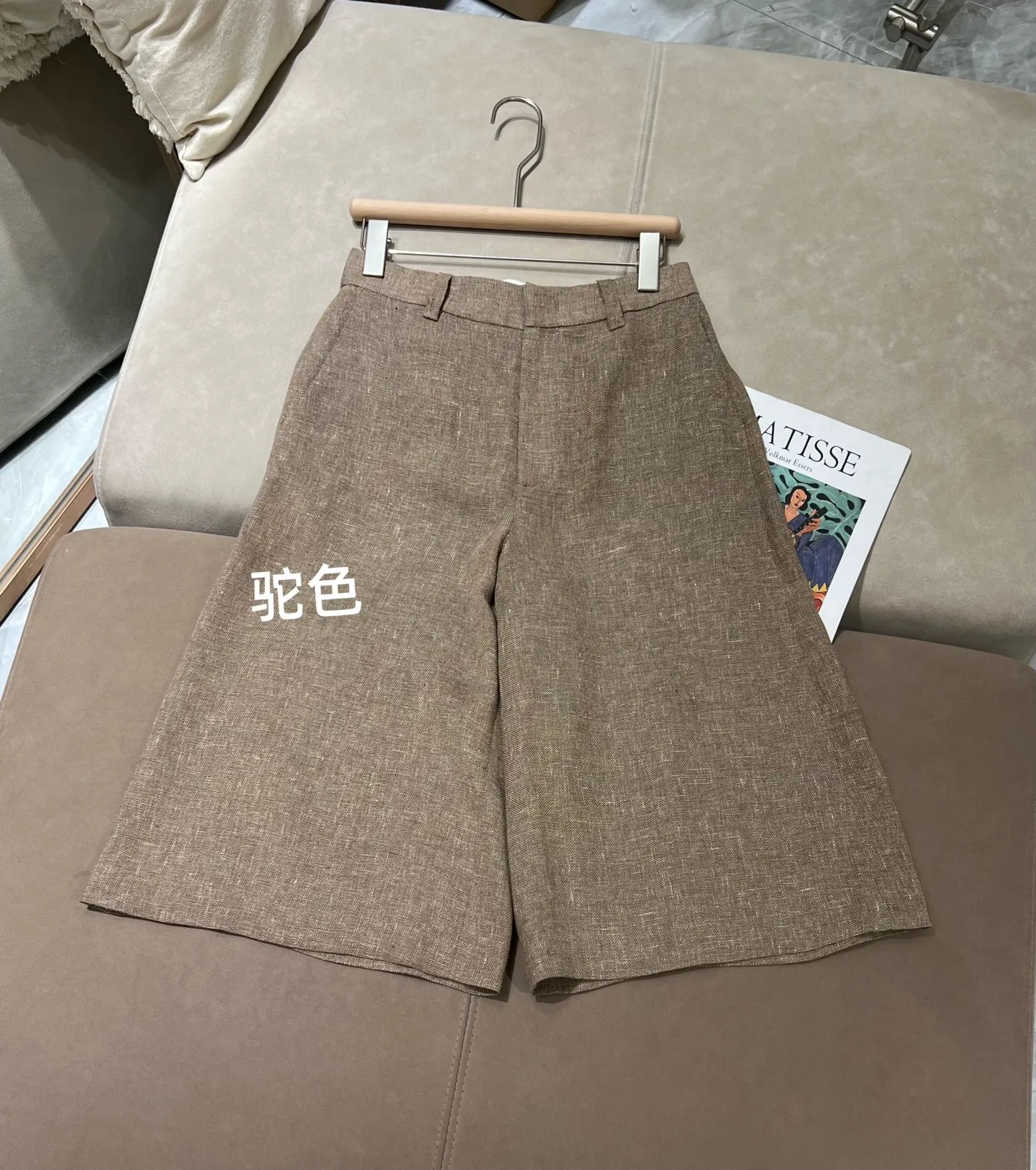 2026 Spring/Summer New High-Quality Fashionable Linen Mid-Length Pants For Women
2026 Spring/Summer New High-Quality Fashionable Linen Mid-Length Pants For Women