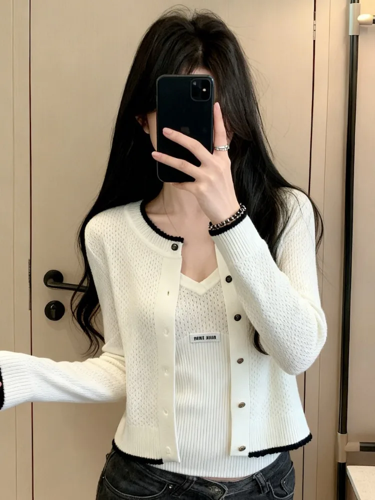 Sweet Girl Style Knitted Slim Fit Top And Vest Set Hollow out Design Early Spring New Arrival Two Piece Set for Women
Sweet Girl Style Knitted Slim Fit Top And Vest Set Hollow out Design Early Spring New Arrival Two Piece Set for Women