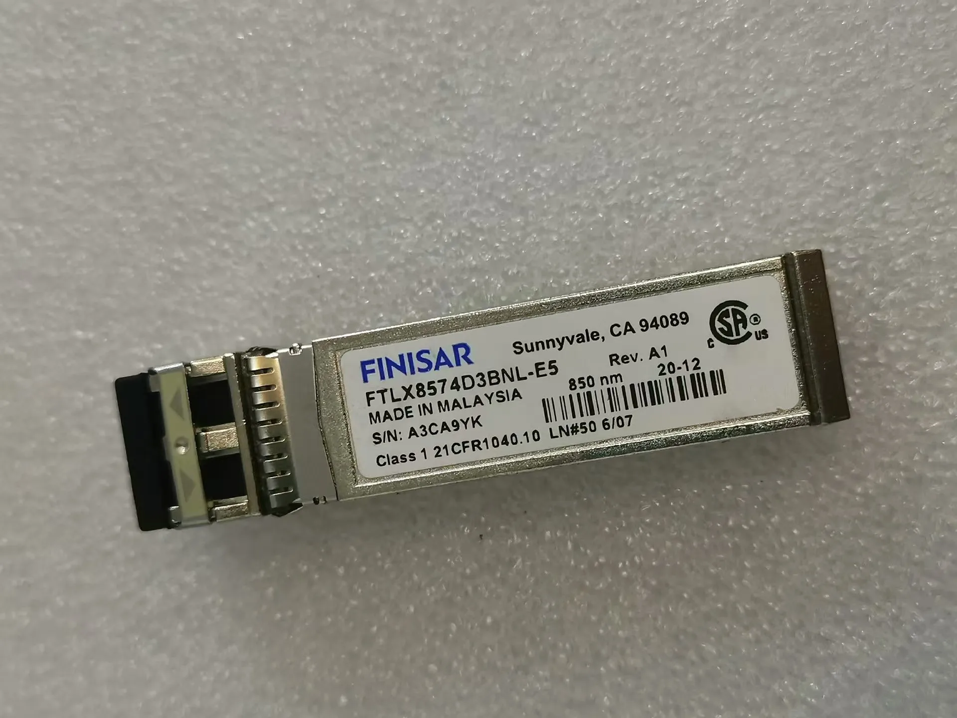 Finisar SFP 10GB Fiber Transceiver/FTLX8574D3BNL-E5 Extended Temperature 10Gb/S 850nm SFP+ DML Transceiver/10G Fiber adapter
Finisar SFP 10GB Fiber Transceiver/FTLX8574D3BNL-E5 Extended Temperature 10Gb/S 850nm SFP+ DML Transceiver/10G Fiber adapter