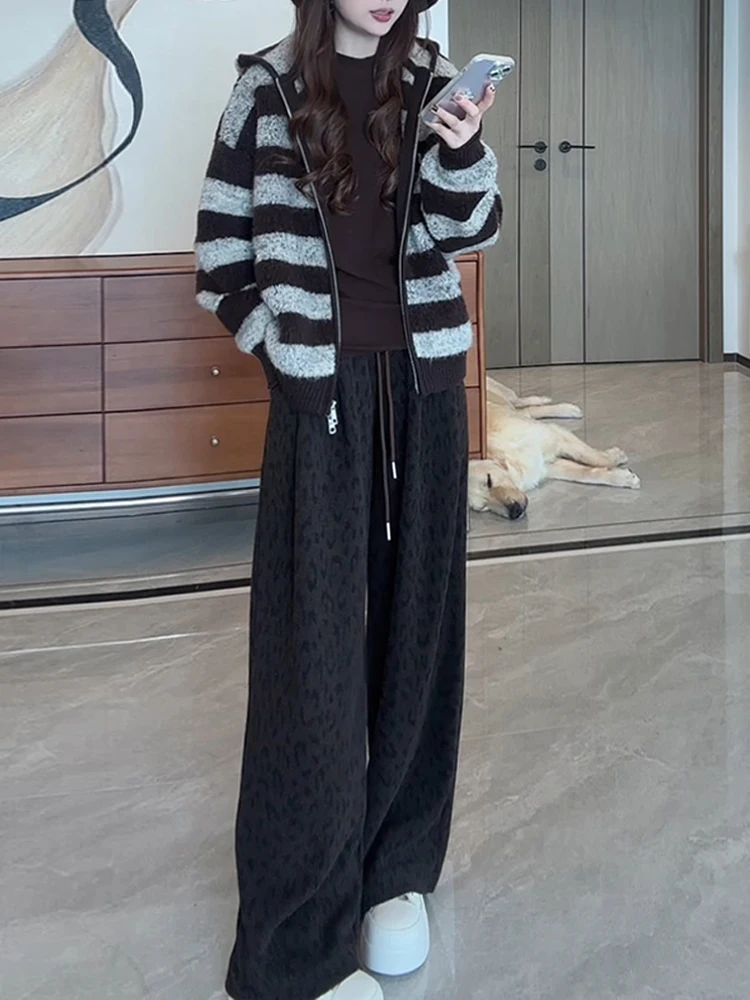Loose Knitted Striped Open Cardigan And Wide Leg Pants Women's Fashion Set Casual Style High Waist Trousers Autumn Winter Col...
Loose Knitted Striped Open Cardigan And Wide Leg Pants Women's Fashion Set Casual Style High Waist Trousers Autumn Winter Col...