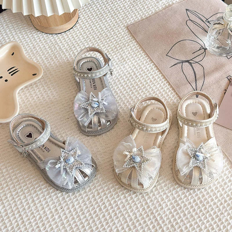 Kids'Casual Sandals Girls Summer Fashion Pearl Bow Outdoor Breathable Hollowed-out Anti-slip Soft Bottom Silver White
Kids'Casual Sandals Girls Summer Fashion Pearl Bow Outdoor Breathable Hollowed-out Anti-slip Soft Bottom Silver White