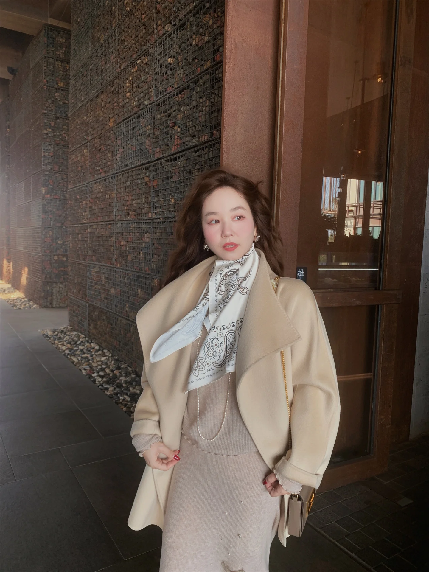 Wang's Winter Woolen Coat Women's Casual Sle Camere Coat Belted Design for New Year Celebration Thi Long Sve Coat
Wang's Winter Woolen Coat Women's Casual Sle Camere Coat Belted Design for New Year Celebration Thi Long Sve Coat