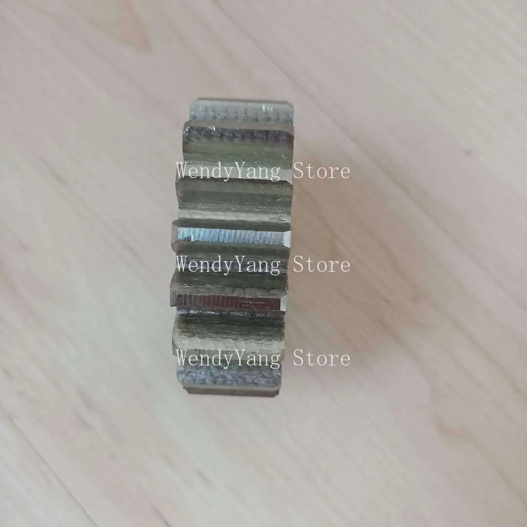steel gear pinion for sliding gate motor M4 19 teeth 22mm in internal diamter 82.5mm in external diameter
steel gear pinion for sliding gate motor M4 19 teeth 22mm in internal diamter 82.5mm in external diameter