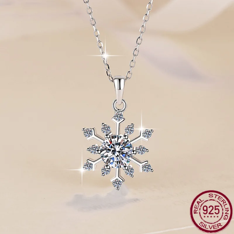 Новый кулон со снежинкой из чистого серебра S925, 1 карат, ювелирные изделия из муассанита, индивидуальное модное универсальное ожерелье, свадебные украшения
Новый кулон со снежинкой из чистого серебра S925, 1 карат, ювелирные изделия из муассанита, индивидуальное модное универсальное ожерелье, свадебные украшения