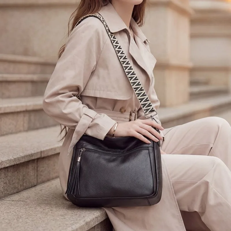 Elegant Trendy Leather Tote Bag Ladies High End Classic Casual Simple Vintage Paris Daily Handbag
Elegant Trendy Leather Tote Bag Ladies High End Classic Casual Simple Vintage Paris Daily Handbag