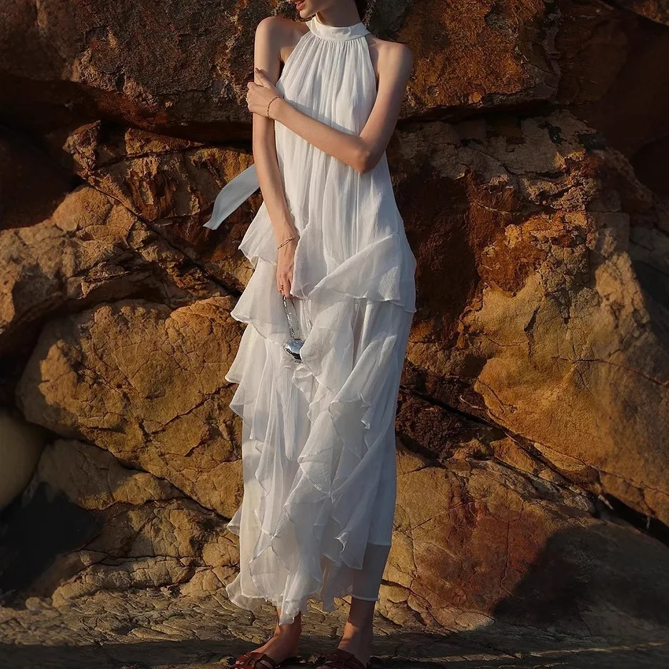 Beach Tencel neck ruffle edge dress fashionable simple versatile temperament luxury elegant resort style high-end party dress
Beach Tencel neck ruffle edge dress fashionable simple versatile temperament luxury elegant resort style high-end party dress