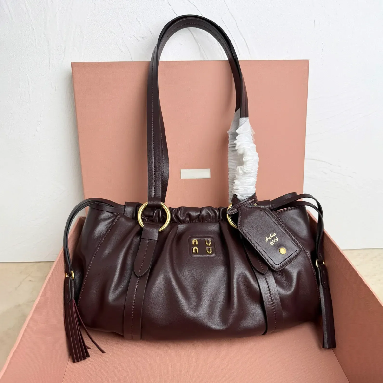 Tote bag Designer Bag Shoulder Bag Luxury Bag High-Quality Wander Quilted Crossbody Bag Women's Wallets Matelasse Handbags Mini
Tote bag Designer Bag Shoulder Bag Luxury Bag High-Quality Wander Quilted Crossbody Bag Women's Wallets Matelasse Handbags Mini