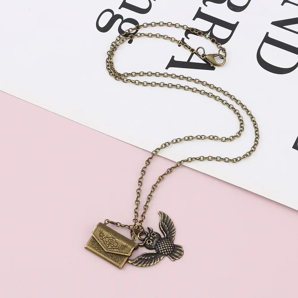 New Harry Potter Hogwarts School of Witchcraft and Wizardry owl mailbox alloy necklace decoration
New Harry Potter Hogwarts School of Witchcraft and Wizardry owl mailbox alloy necklace decoration