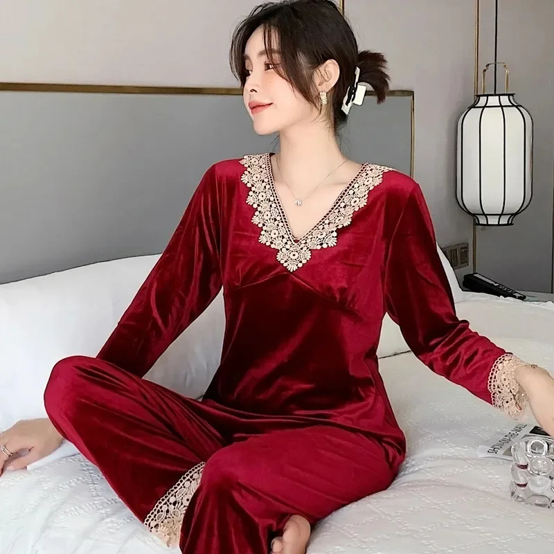Золотая бархатная пижама с v-образным вырезом для женщин, осень 2023, новый женский комплект домашнего интерьера с длинными рукавами, женские брюки, 2 шт.
Золотая бархатная пижама с v-образным вырезом для женщин, осень 2023, новый женский комплект домашнего интерьера с длинными рукавами, женские брюки, 2 шт.