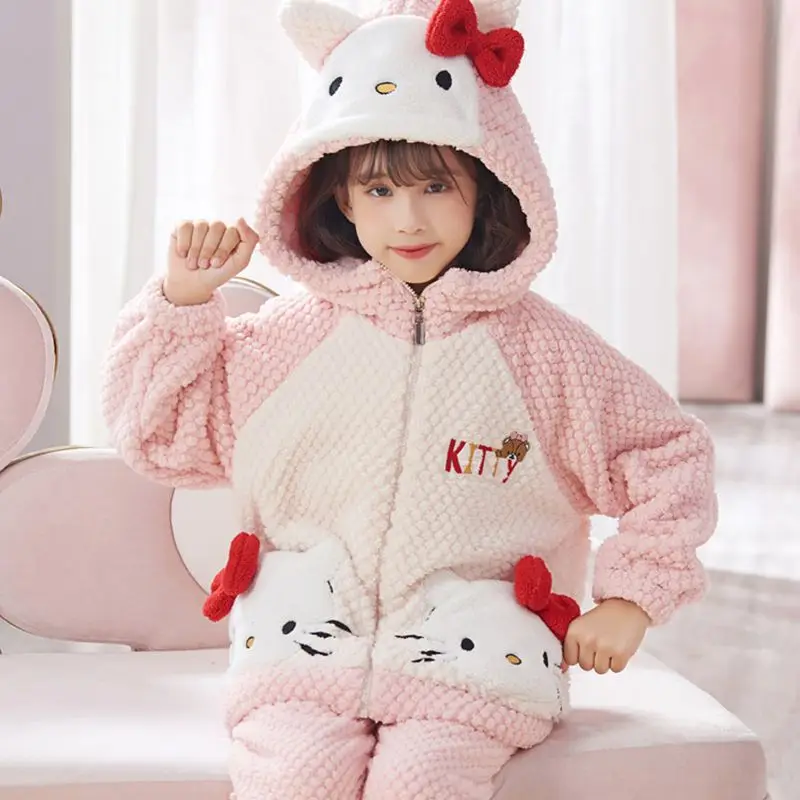 Sanrio cartoon Hello kitty Lotso cute autumn and winter soft skin-friendly warm home clothes set for girls and older children
Sanrio cartoon Hello kitty Lotso cute autumn and winter soft skin-friendly warm home clothes set for girls and older children