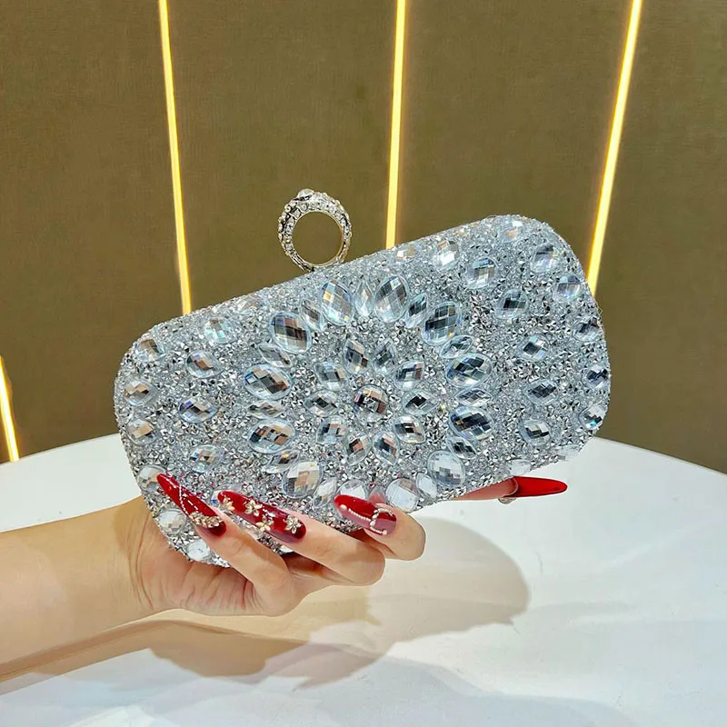 Вечерние сумки с цветочными стразами, металлический клатч для выпускного вечера, клатч с бриллиантами и цепочкой, сумки на плечо, свадебный женский кошелек
Вечерние сумки с цветочными стразами, металлический клатч для выпускного вечера, клатч с бриллиантами и цепочкой, сумки на плечо, свадебный женский кошелек