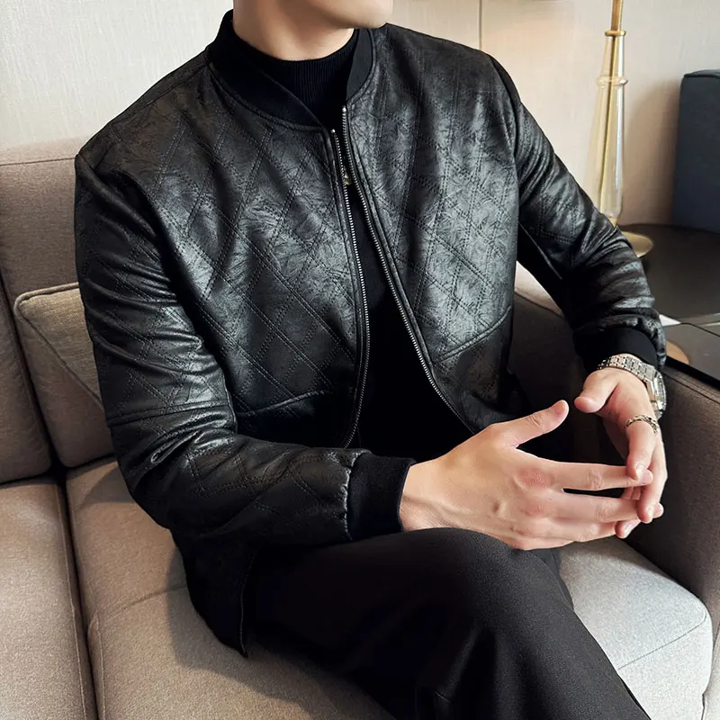 Fashionable plaid stand up collar leather jacket for men, high-end casual short style, trendy and handsome leather jacket
Fashionable plaid stand up collar leather jacket for men, high-end casual short style, trendy and handsome leather jacket