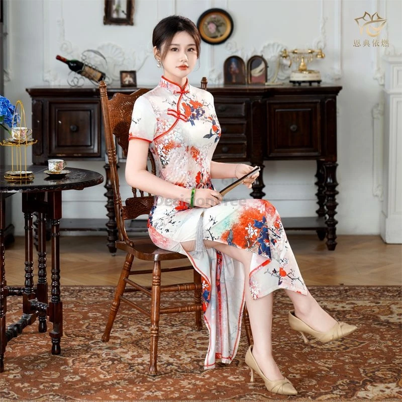 2025 improved vintage youth temperament cheongsam fashionable show stage chinese qipao daily high end advanced sense qipao
2025 improved vintage youth temperament cheongsam fashionable show stage chinese qipao daily high end advanced sense qipao
