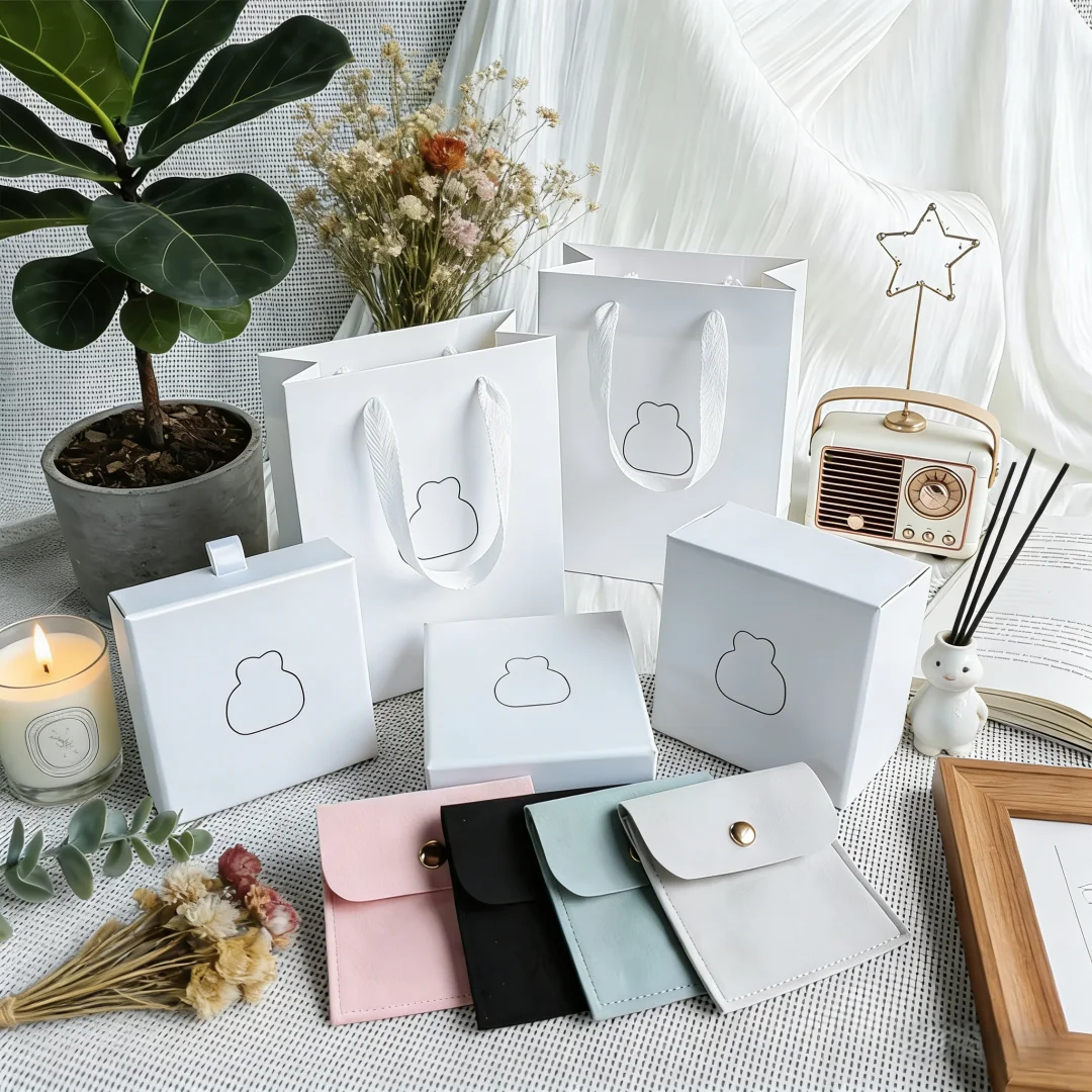 100pcs Custom Logo Luxury Microfiber Gift Bags with Snap Closure White Paper Tote Wedding Shopping Jewelry Storage Pouch
100pcs Custom Logo Luxury Microfiber Gift Bags with Snap Closure White Paper Tote Wedding Shopping Jewelry Storage Pouch