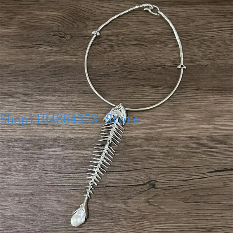 652F Dramatic Skeleton Bone Necklace Modern Alloy Design Versatile Day To Night Wear
652F Dramatic Skeleton Bone Necklace Modern Alloy Design Versatile Day To Night Wear