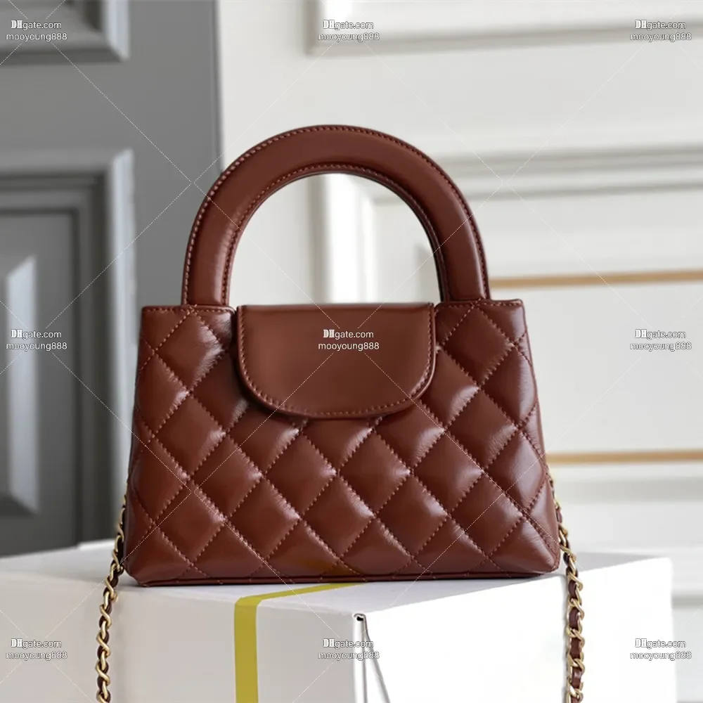 wholesale price 12A upgrade mirror quality designer mini shopping bag 19cm handbags for women genuine leather quilted
wholesale price 12A upgrade mirror quality designer mini shopping bag 19cm handbags for women genuine leather quilted
