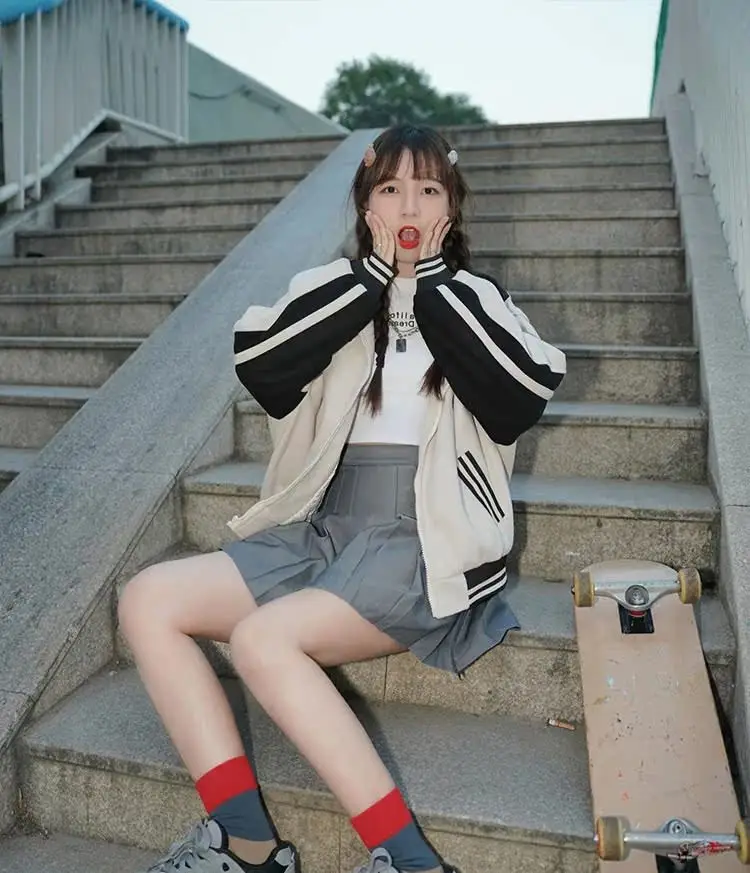 Бейсбольные куртки для подростков и женщин: осенние, приталенные, с клапанами, в стиле рабочей одежды, из замши, для ночных клубов, в стиле хиппи, с разрезами, из овчины, в стиле рок, для офиса (OL)
Бейсбольные куртки для подростков и женщин: осенние, приталенные, с клапанами, в стиле рабочей одежды, из замши, для ночных клубов, в стиле хиппи, с разрезами, из овчины, в стиле рок, для офиса (OL)