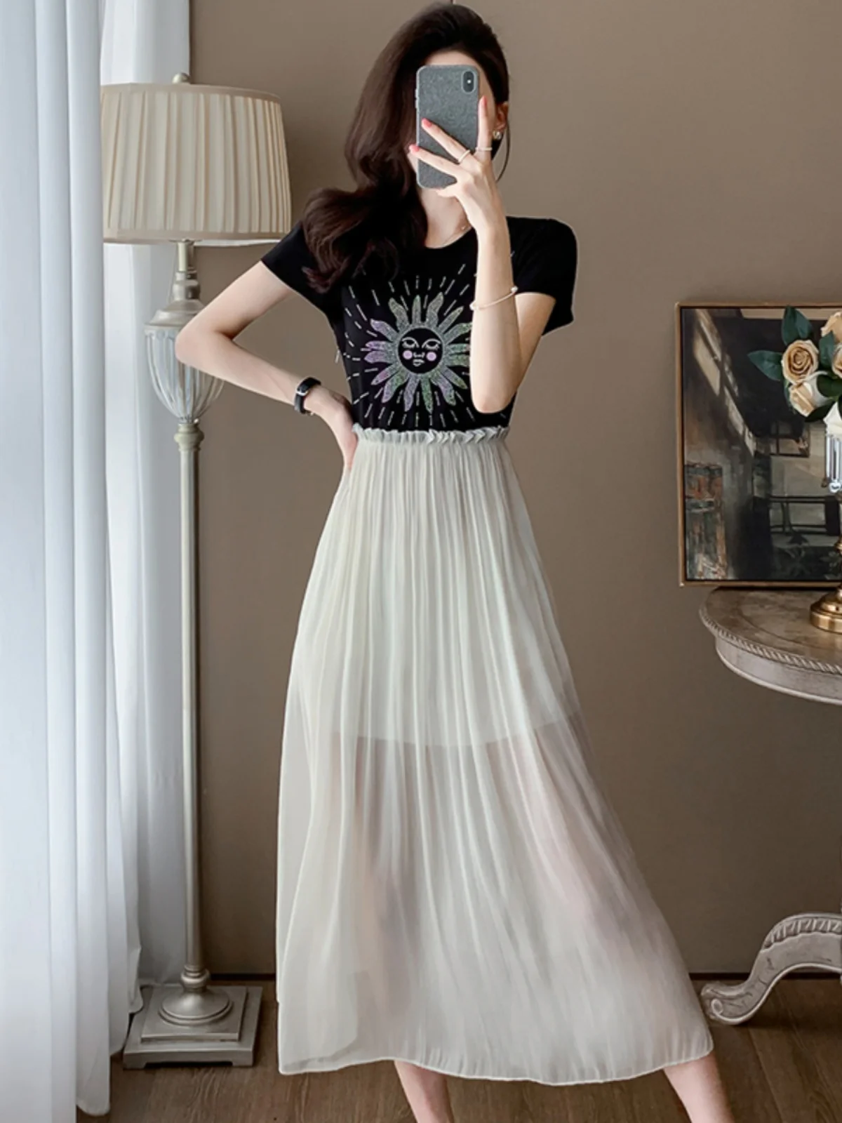 Summer Women's Short Sleeve Mesh Dress Design Sense Splicing Waist Cinching Slimming Illusion Two-Piece Dress A-Line Skirt
Summer Women's Short Sleeve Mesh Dress Design Sense Splicing Waist Cinching Slimming Illusion Two-Piece Dress A-Line Skirt