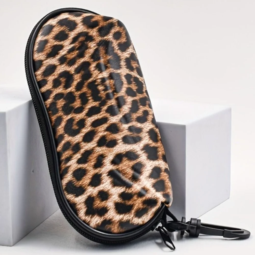 Ultra Light Leopard Glasses Case Portable Storage Soft Sunglasses Box Compact Eyewear Protection Eyeglasses Case Men and Women
Ultra Light Leopard Glasses Case Portable Storage Soft Sunglasses Box Compact Eyewear Protection Eyeglasses Case Men and Women
