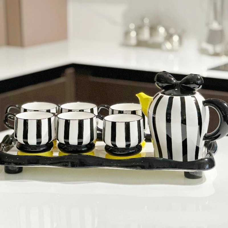 Cute Style Black and White Striped Cute Water Cup Tea Cup Set Household High-temperature Resistant Ceramic
Cute Style Black and White Striped Cute Water Cup Tea Cup Set Household High-temperature Resistant Ceramic