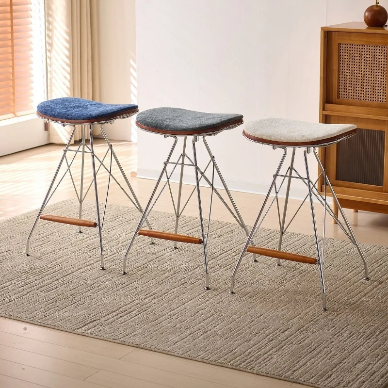 Medieval style bar chair creative retro wrought iron saddle bar stool backless home high chair
Medieval style bar chair creative retro wrought iron saddle bar stool backless home high chair