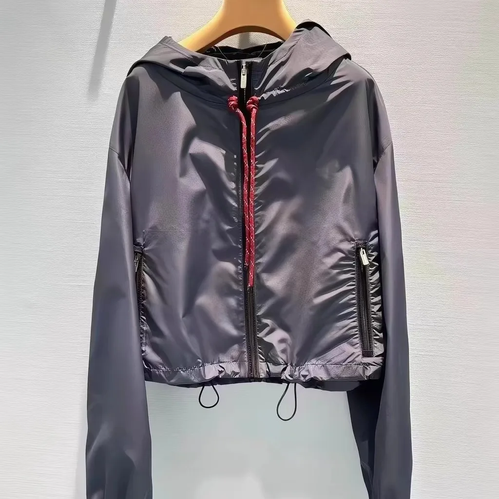Spring And Summer 2026 New Embroidery Technology Sense Fabric Hooded Sunscreen Jacket Sports Shorts For Women
Spring And Summer 2026 New Embroidery Technology Sense Fabric Hooded Sunscreen Jacket Sports Shorts For Women