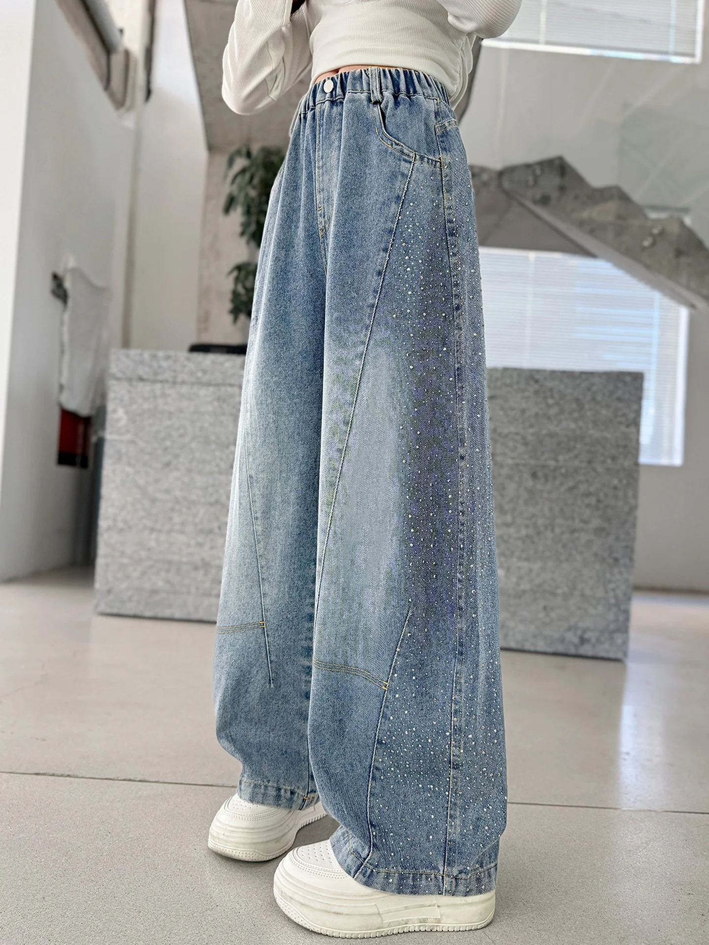 Spring New Loose Women's Jeans Glittering Diamond Middle School Girls Wide Leg Pants Elastic Waist Spring Faion Clothes
Spring New Loose Women's Jeans Glittering Diamond Middle School Girls Wide Leg Pants Elastic Waist Spring Faion Clothes