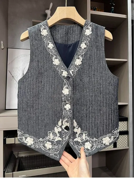 Spring Autumn Heavyweight Embroidered V-Ne Blouse Women's Layered Floral Patterned Faionable Workwear Polyester Fiber
Spring Autumn Heavyweight Embroidered V-Ne Blouse Women's Layered Floral Patterned Faionable Workwear Polyester Fiber