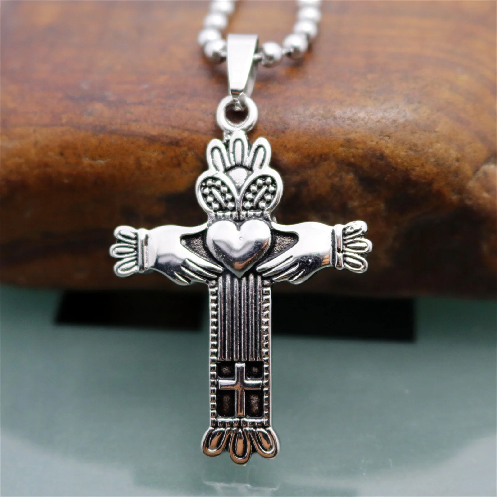 Irish Claddagh Cross Heart Hands Crown Symbol Stainless Steel Pendant Necklace for Men Women
Irish Claddagh Cross Heart Hands Crown Symbol Stainless Steel Pendant Necklace for Men Women