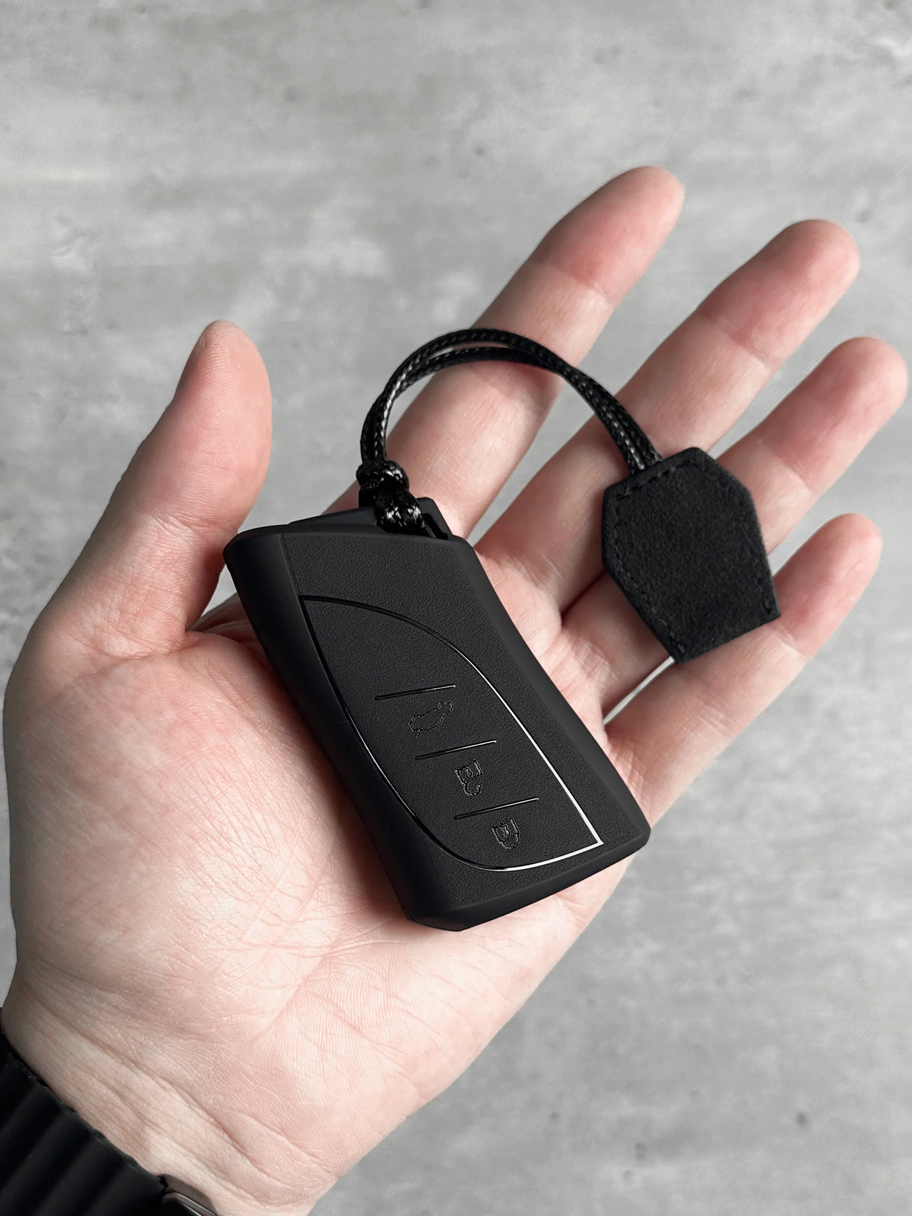 High-End Key Cover for Men Full Wrap Busin Sle Silicone Inner Suitable for Es200 Es300h Rx350h Nx260 Ux Ls
High-End Key Cover for Men Full Wrap Busin Sle Silicone Inner Suitable for Es200 Es300h Rx350h Nx260 Ux Ls