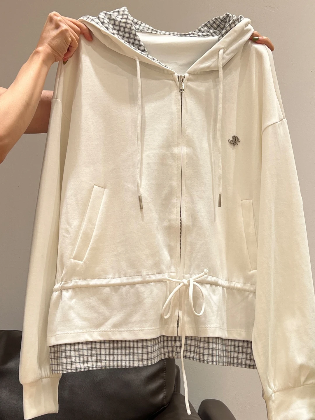 Korean Style Plaid Hoodie Jacket Women Loose Lazy Style Short Cardigan Outerwear Student Top Warmth Comfortable Long Sleeve
Korean Style Plaid Hoodie Jacket Women Loose Lazy Style Short Cardigan Outerwear Student Top Warmth Comfortable Long Sleeve