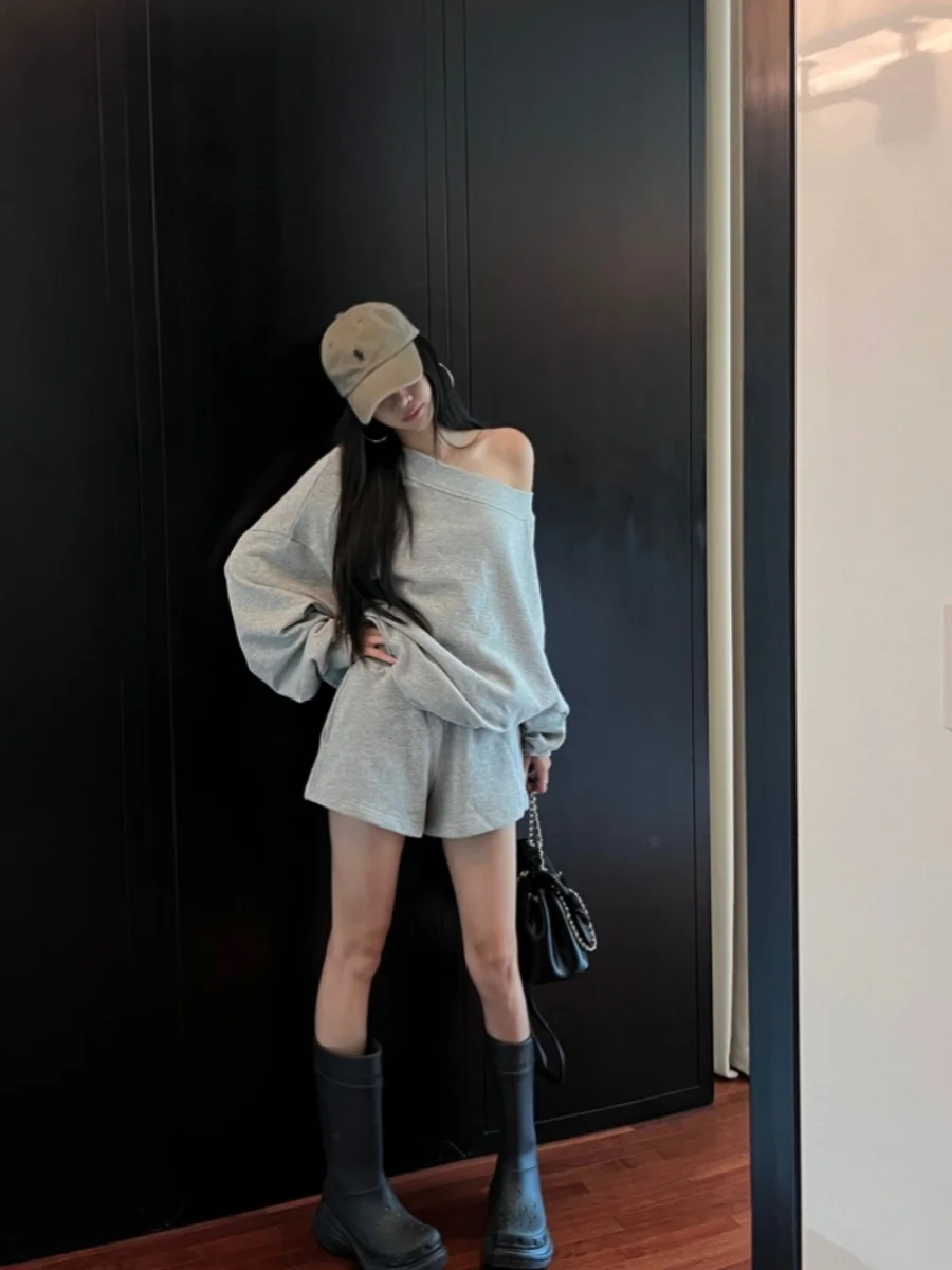 Korean Fashion New Summer Women Two Piece Shorts Sets Simple Casual Loose Long Sleeve Hoodie Tops + High Waist Wide Leg Shorts
Korean Fashion New Summer Women Two Piece Shorts Sets Simple Casual Loose Long Sleeve Hoodie Tops + High Waist Wide Leg Shorts