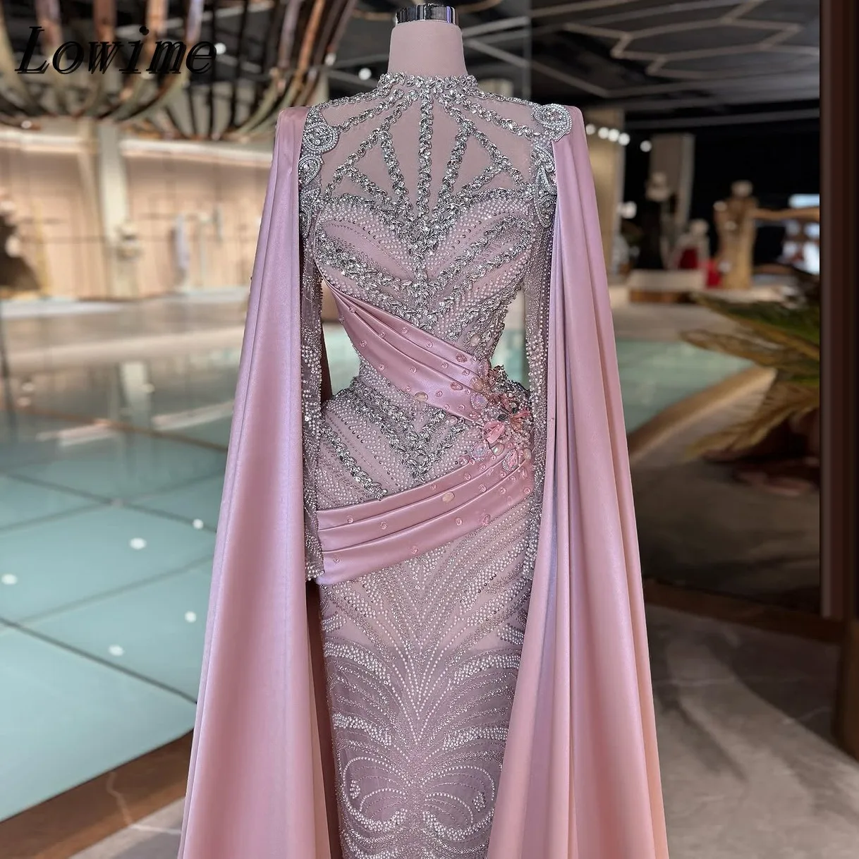 2025 новый дизайн, женская мода, розовые кристаллы, Haute Couture, роскошное платье с длинными рукавами и бисером, свадебное платье по индивидуальному заказу
2025 новый дизайн, женская мода, розовые кристаллы, Haute Couture, роскошное платье с длинными рукавами и бисером, свадебное платье по индивидуальному заказу