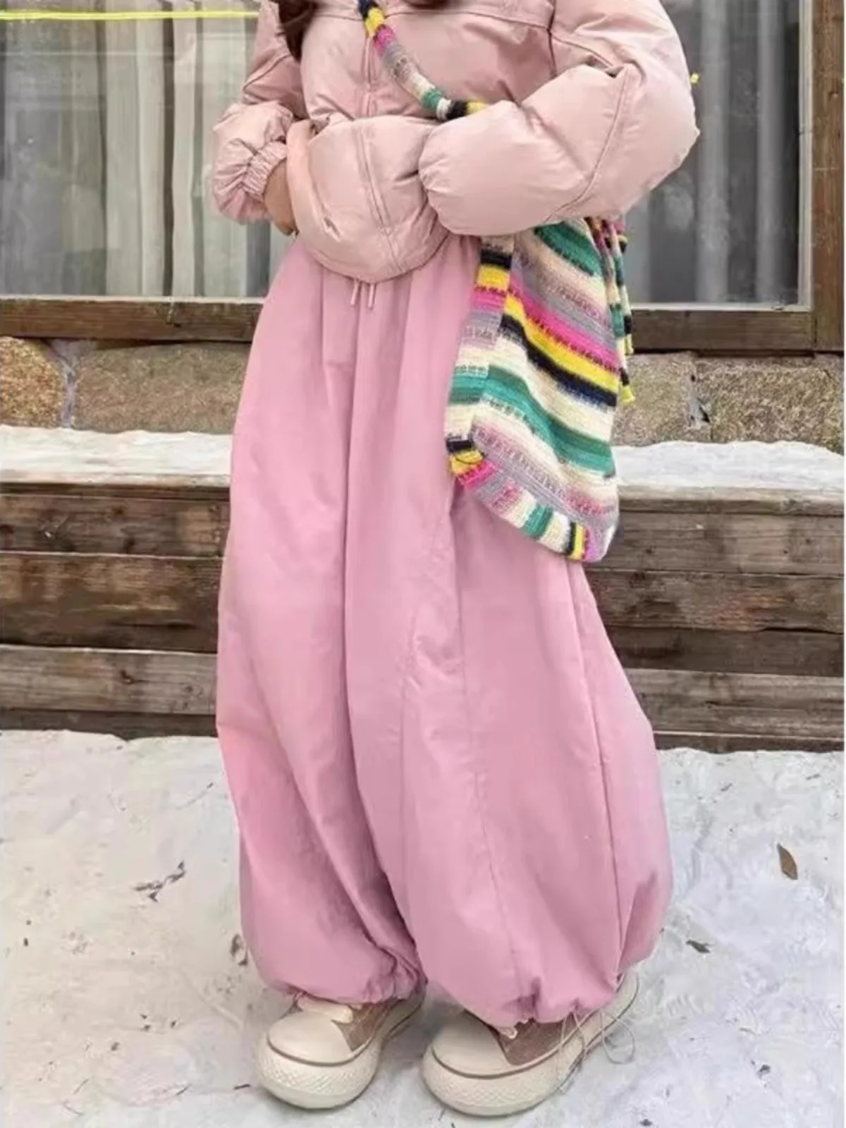 Loose Wide Leg Lantern Pants Women's Casual Trousers Autumn Winter Waterproof Ski Long Pants High Waist Elastic Waistband
Loose Wide Leg Lantern Pants Women's Casual Trousers Autumn Winter Waterproof Ski Long Pants High Waist Elastic Waistband