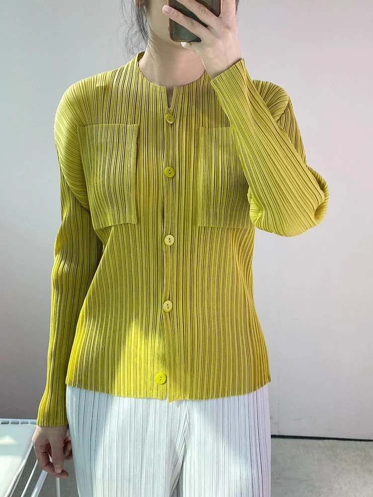 Женские футболки Miyake плиссированные модные однобортные однобортные топы с длинными рукавами и круглым вырезом
Женские футболки Miyake плиссированные модные однобортные однобортные топы с длинными рукавами и круглым вырезом