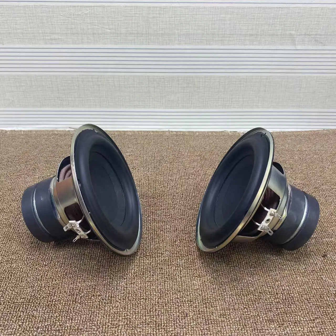 Оригинальный двойной магнитный длинноходовой чистый сабвуфер LG6,5 дюйма
Оригинальный двойной магнитный длинноходовой чистый сабвуфер LG6,5 дюйма