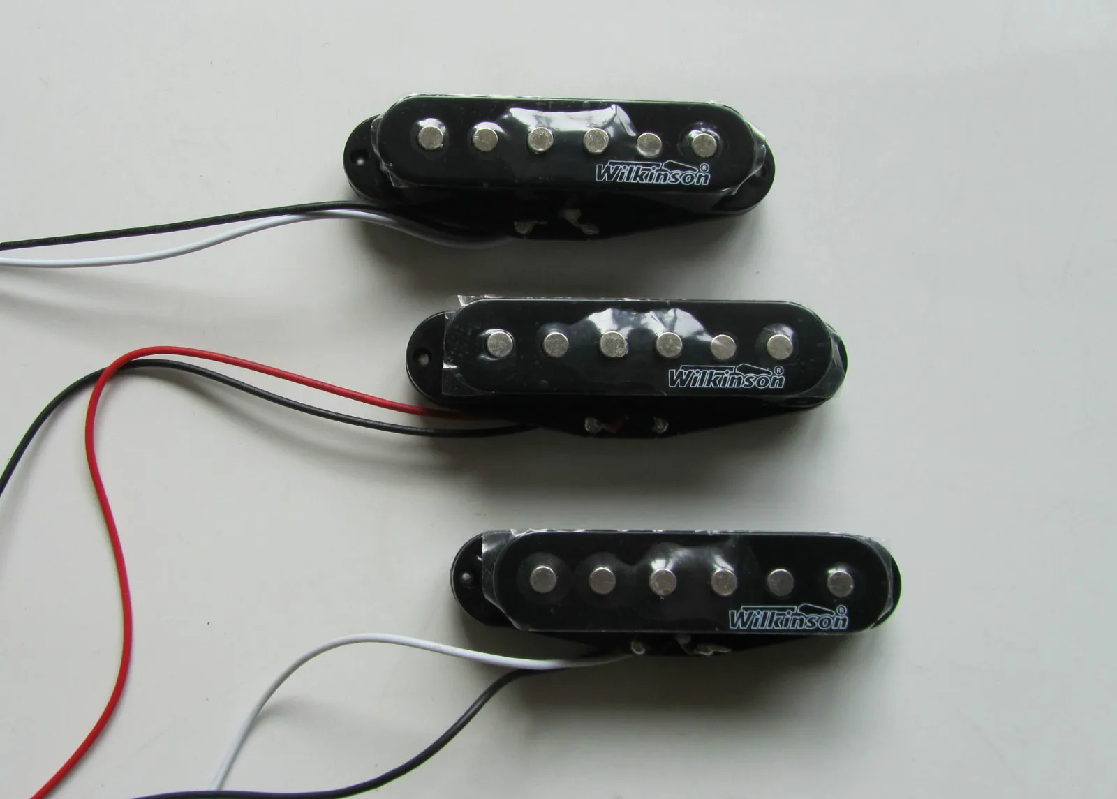 Black Wilkinson Lic ST Strat Vintage Voice Single Coil Pickups for Electric Guitar Str/at
Black Wilkinson Lic ST Strat Vintage Voice Single Coil Pickups for Electric Guitar Str/at
