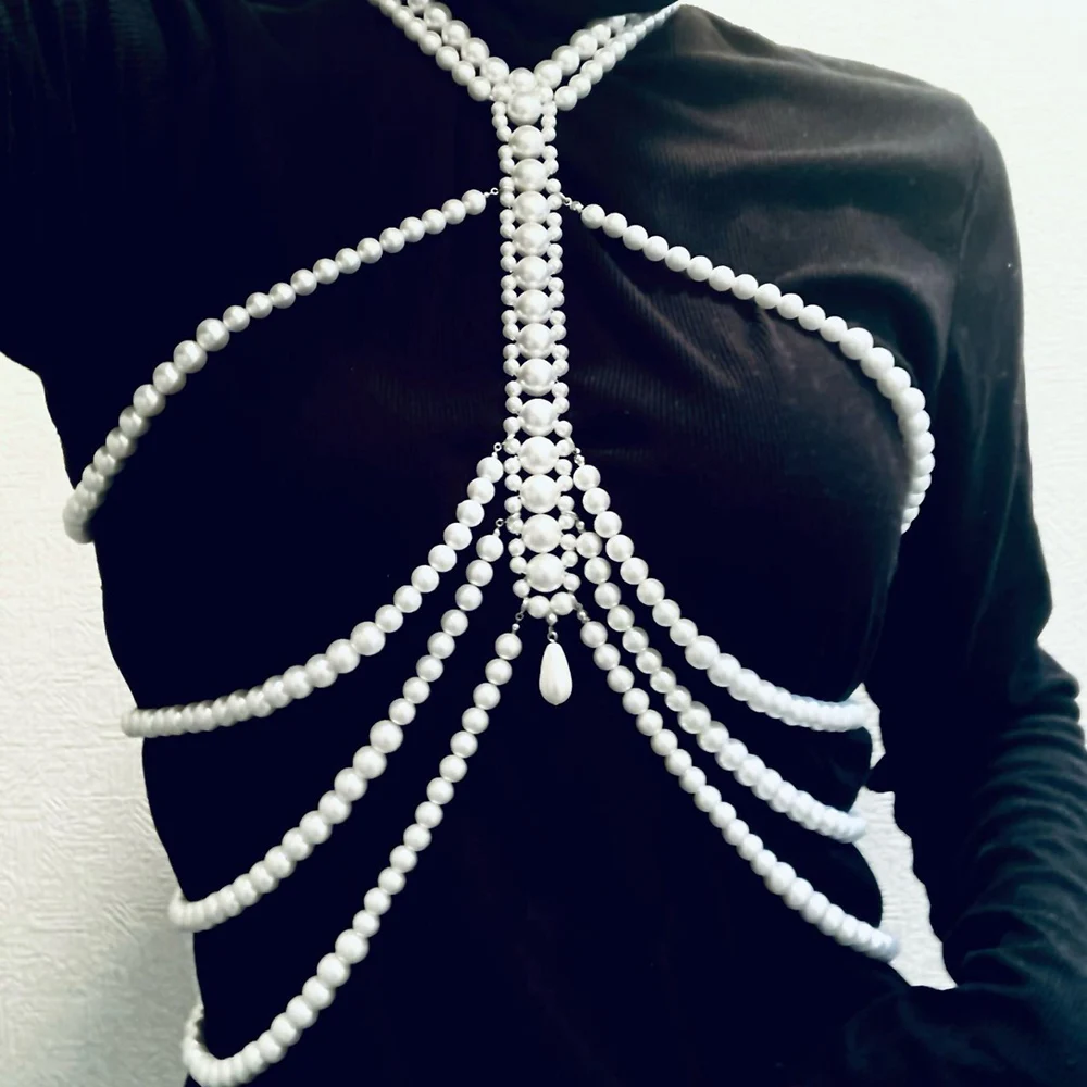 Women's Handcrafted Beaded Body Chain Base Shirts Pearl Vest Accessory Fashion Neck Hanging Retro Style Pearl Chest Chain
Women's Handcrafted Beaded Body Chain Base Shirts Pearl Vest Accessory Fashion Neck Hanging Retro Style Pearl Chest Chain