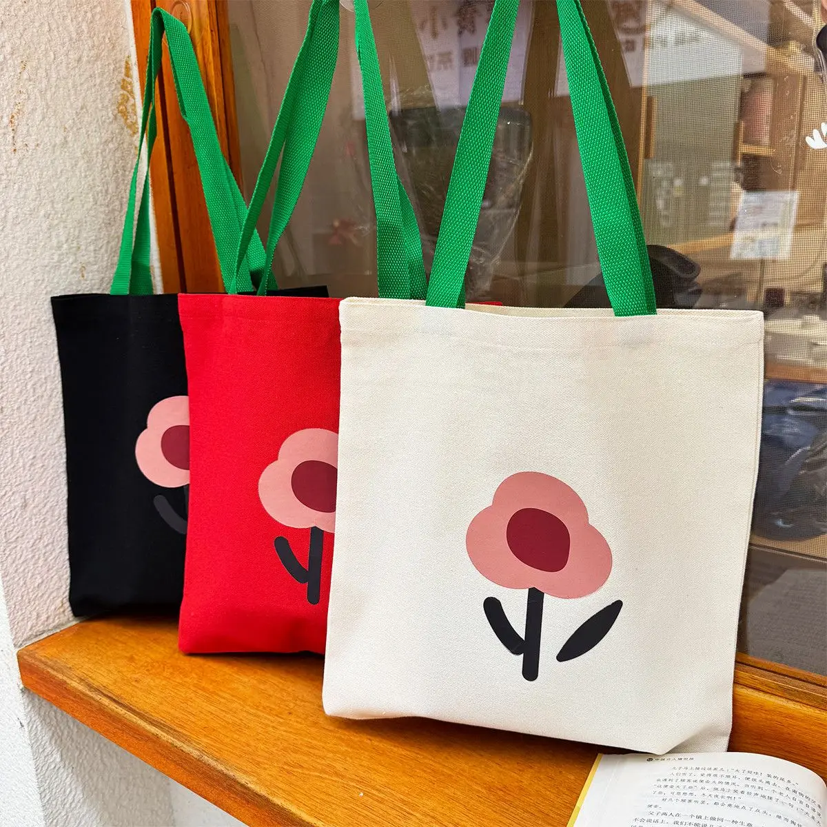 French 2025 Canvas Bag Handbag Simple Canvas Bag New Large Capacity Casual Handbag Student Shoulder Bag
French 2025 Canvas Bag Handbag Simple Canvas Bag New Large Capacity Casual Handbag Student Shoulder Bag