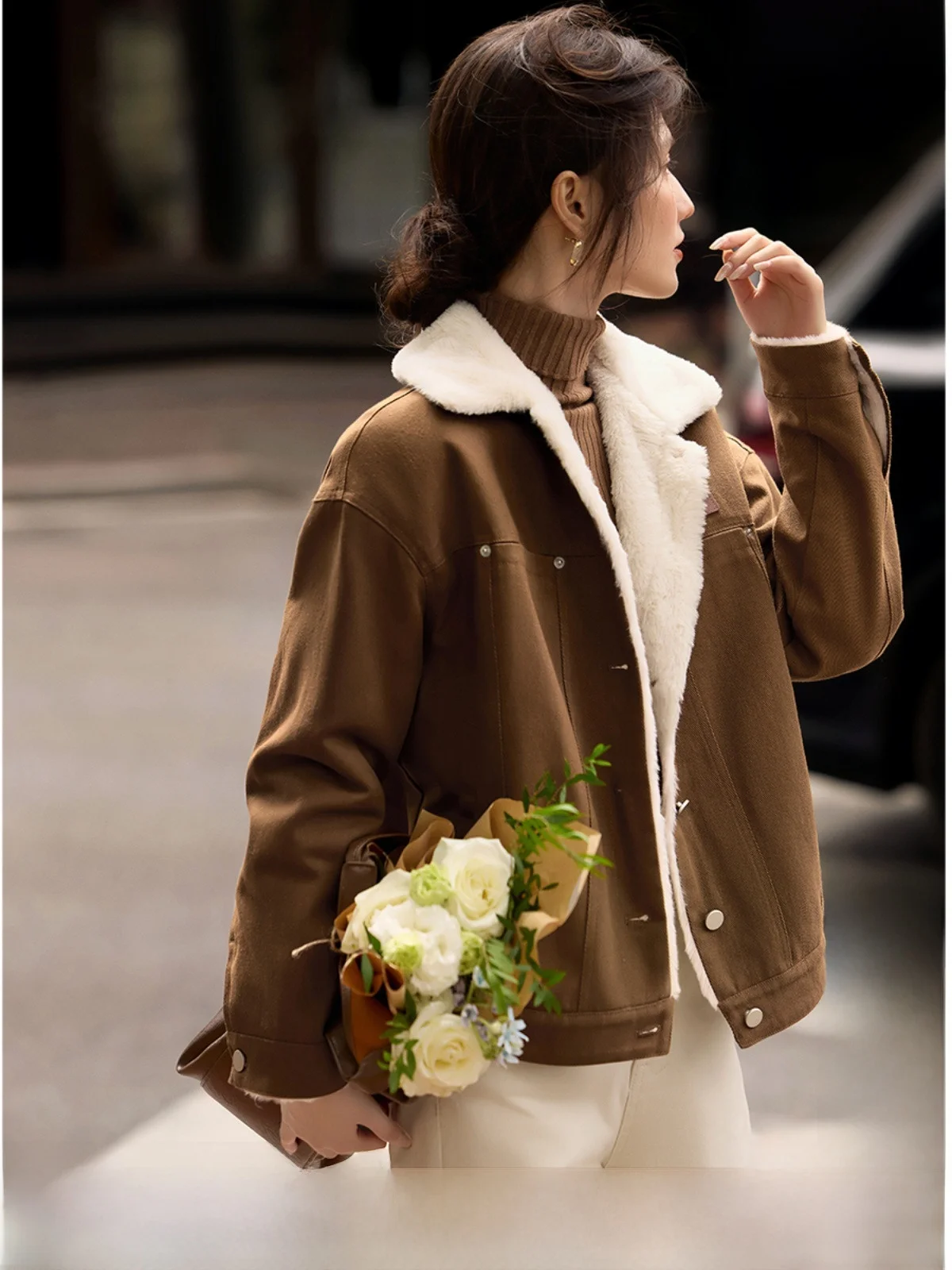 XWI Commuter Vintage Rabbit Fur Collar Denim Jaet Women's Loose Warm Top Faionable Retro Sle Long Sve Coat
XWI Commuter Vintage Rabbit Fur Collar Denim Jaet Women's Loose Warm Top Faionable Retro Sle Long Sve Coat